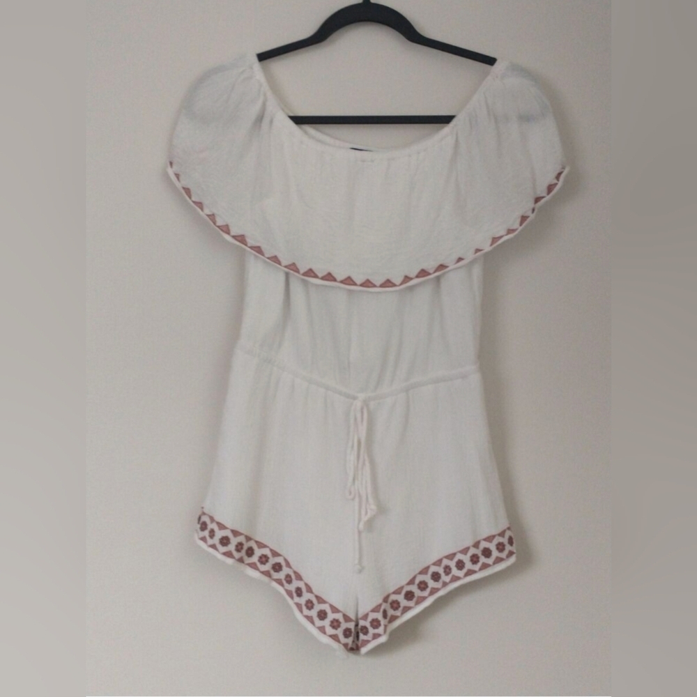 Lulus Ivory Oaxaca Embroidered Off Shoulder Romper short size M beach summer